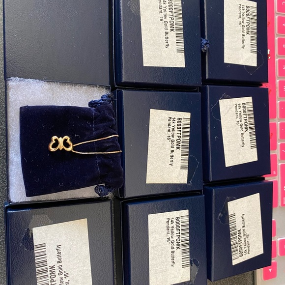 14K yellow gold butterfly pendant 16” necklace - Picture 4 of 12